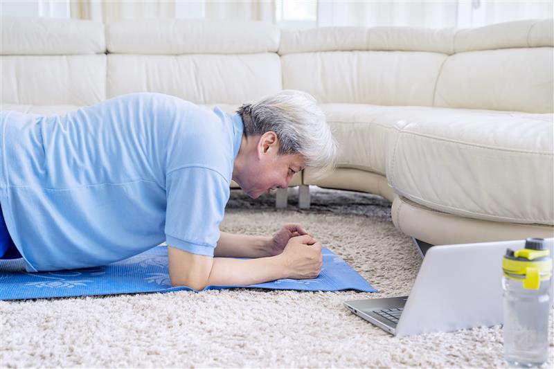 Losing weight while not moving